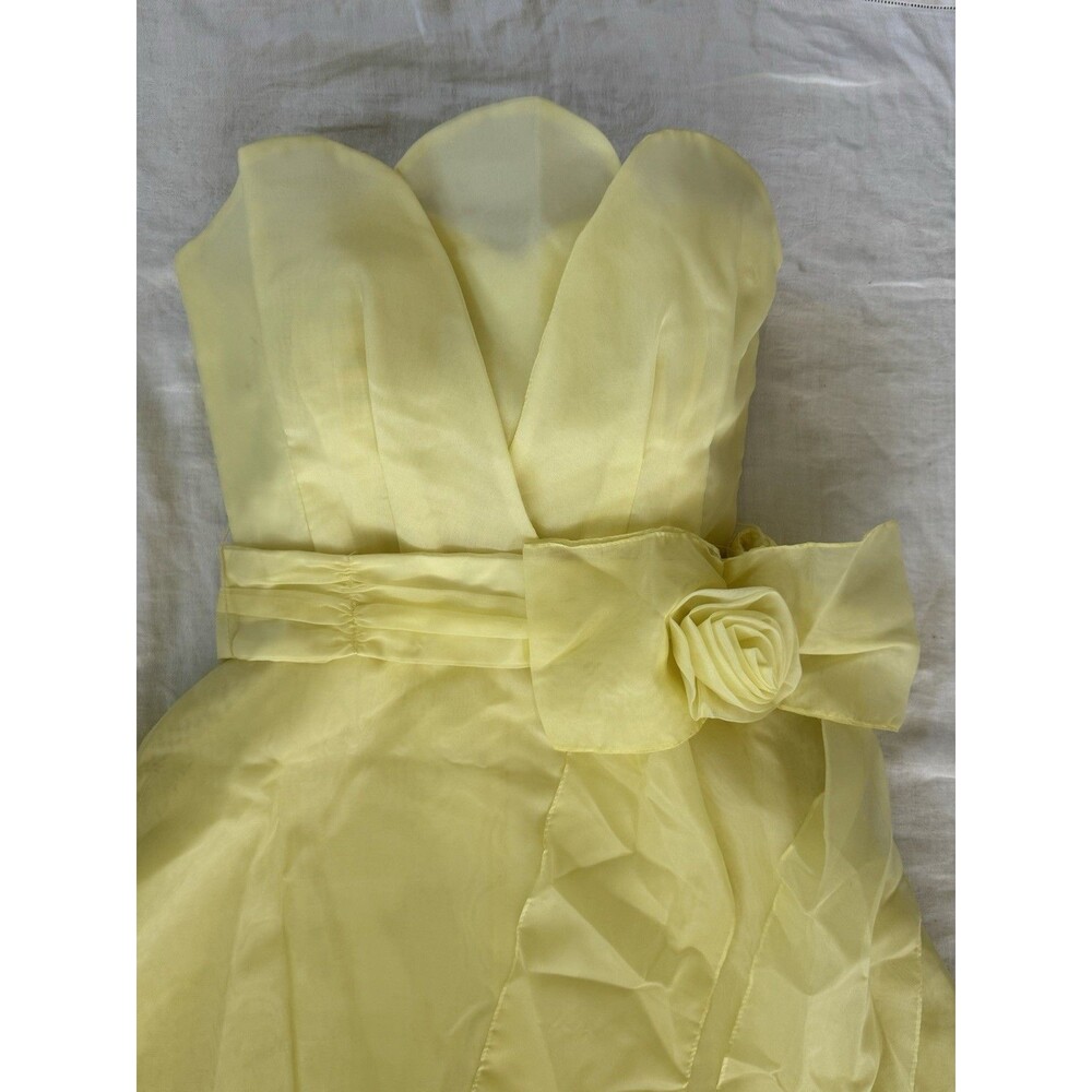 Vintage 80s 90s Roberta California Pale Yellow Sweetheart Gown - Rosette Sash